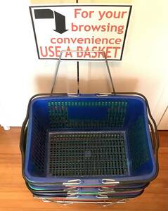 VINTAGE SHOPPING BASKETS With MESSAGE SIGN Made in USA ショッピングバスケット 個性的な 雑貨店 独立系書店 ベーカリー レコード店等に