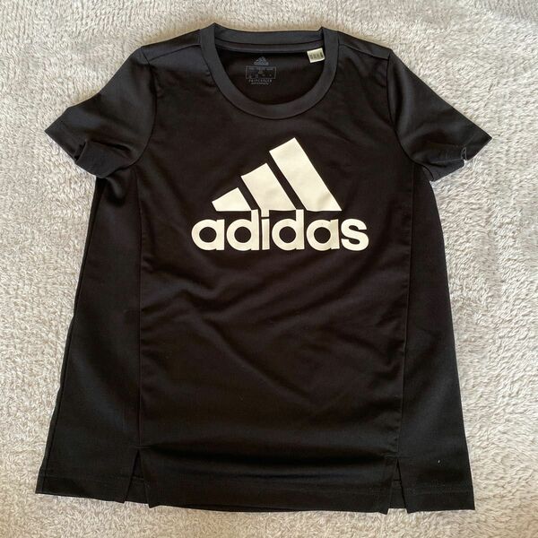 アディダス adidas 半袖Tシャツ ビッグロゴ　140