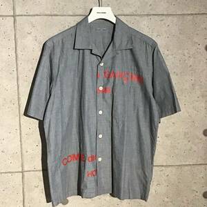 ONtheCORNER ITEM No.1350/COMMEdesGARCONS HOMME コムデギャルソンオム ずらしロゴプリント ハーフスリーブシャツ AD2001 PLUS プリュス