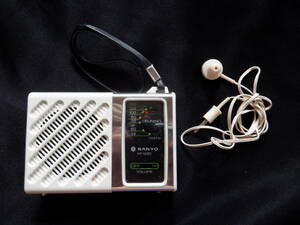 「ＳＡＮＹＯ 　サンヨー　ポータブルラジオ　ＲＰ１２８０Ｗ」　 昭和レトロ　アンティーク　ヴィンテージ　ラジオ　　未使用品