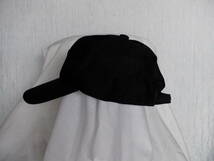 帽子　　キャップ　　黒　　「Ａ」のようなロゴマーク付き　　フリーサイズ　　未使用品_画像3
