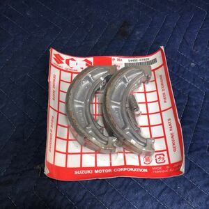 SUZUKI SGP GENUINE PARTS【ブレーキシュー】54402-07820郵政　バーディ90 ネコポス　①