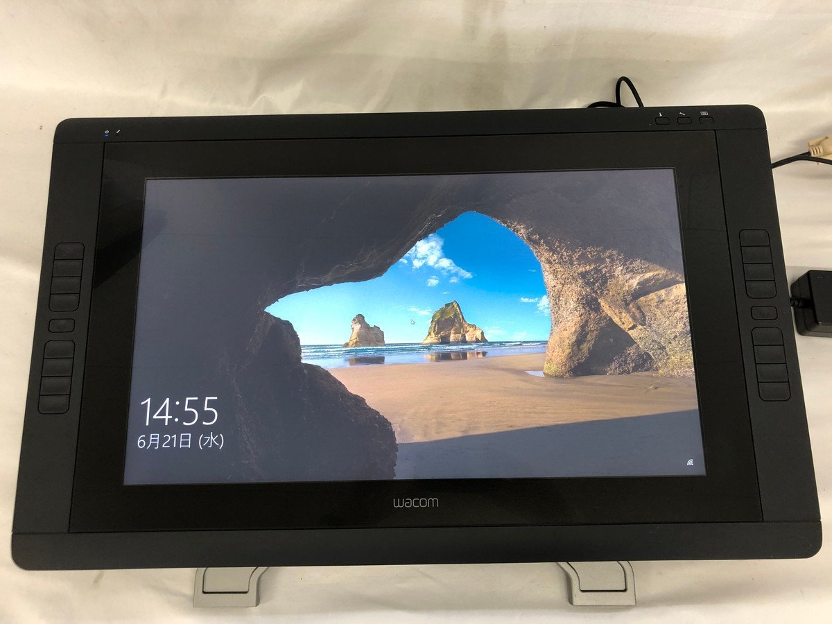 美品】ワコム 液晶タブレット WACOM 22HD DTK-2200/K-