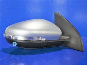  Volkswagen original Golf { 1KCAX } right side mirror P20200-23000970