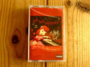  unopened cassette tape / Red Hot Chili Peppers / red * hot * Chile * pepper z/ One Hot Minute [Warner Bros. / 9362-45733-4]