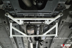 [Ultra Racing] middle member brace Alpha Romeo 159 93932 06/02-11/07 Q4 [ML4-3505]