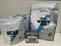 1円スタート マイプロテイン インパクトホエイプロテイン 訳ありナチュラルチョコレート2.5kg BCAA グレープ味 1kg おまけキャラメルバー_画像1