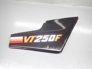 βEE31-2 ホンダ VT250F MC08 (S59年式) 絶版！希少！ 純正 サイドカバー 右 破損無し！