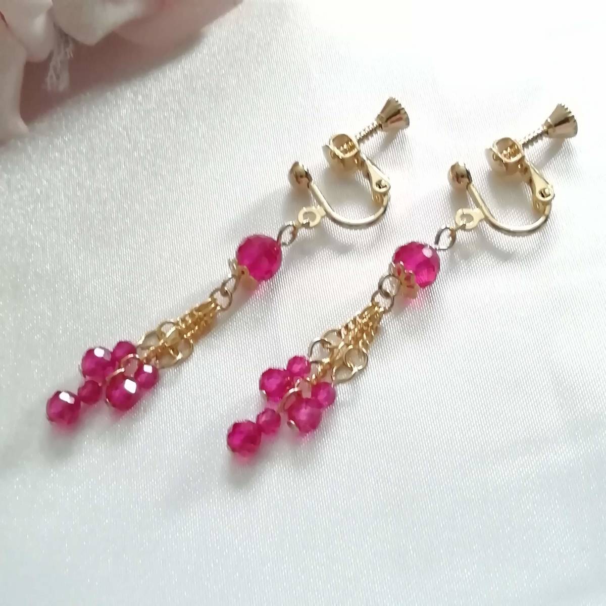 Boucles d'oreilles en rubis synthétique faites à la main★Synthétique/Or/Rubis/Classique/Élégant/Rubis Rouge/Magnifique/Rouge/Coupe visage, Accessoires pour femmes, Des boucles d'oreilles, perles, Verre