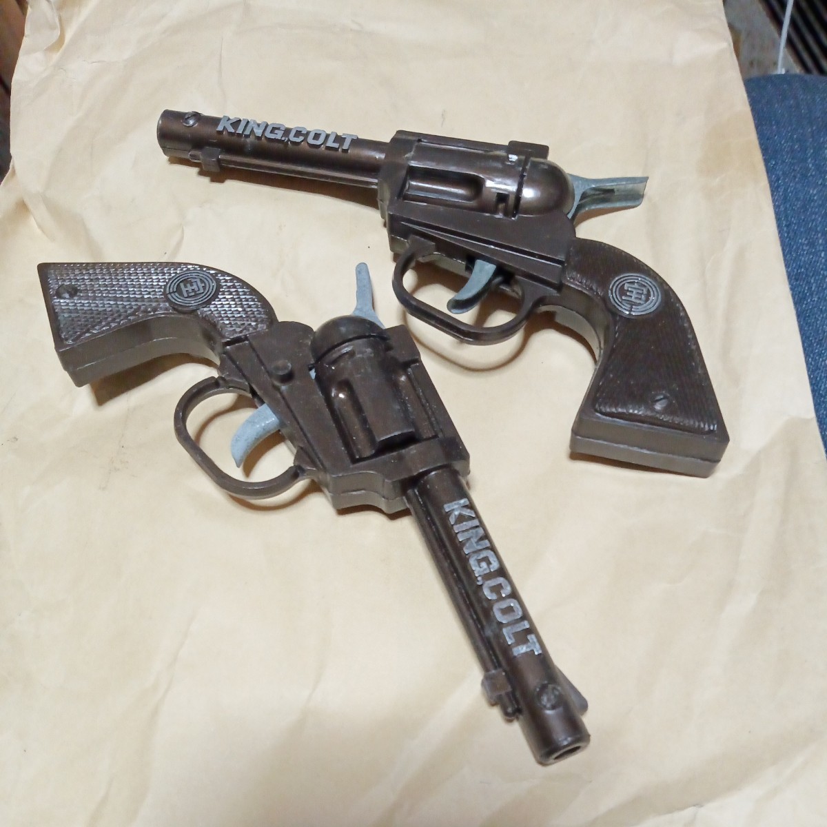 ビッグ割引 ハンタークラブ 1980 銃 ピストル スイス製 ステンドグラス