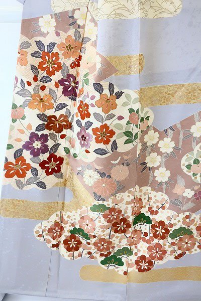 送料無料】訪問着薄灰水色吉祥花金彩友禅刺繍綸子身丈159cm 裄丈63cm