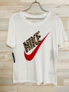 新品 定価3300円　Lサイズ　NIKE ナイキ ナイキ ウィメンズ プレップ フューチュラ 1 Tシャツ　レディースロゴTシャツ　半袖Tシャツ