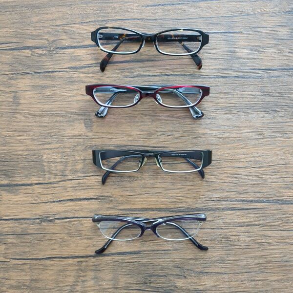 JINSのメガネ3本＋オマケメガネ 