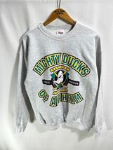 ■ 90s ビンテージ USA製 Hanes ヘインズ NHL MIGHTY DUCKS ANAHEIM DUCKS イラスト スウェット トレーナー サイズL Disney ホッケー ■_画像1