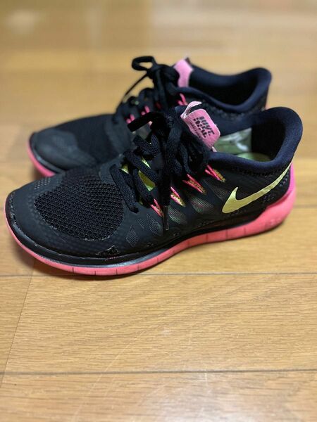 NIKE FREE ナイキ　フリー ランニングシューズ　24cm