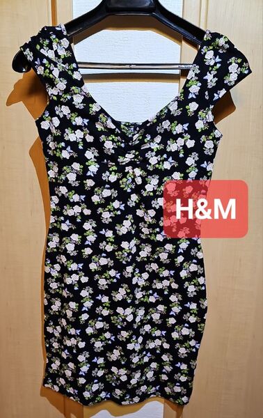 H&M！花柄ノースリーブワンピースです。