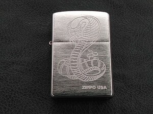 ZIPPO 2004年 ヘビ コブラ 蛇 スネーク snake cobra 爬虫類 コミカル デフォルメ ☆コブラのお好きな方！巳年生まれの方！いかがですか♪ 