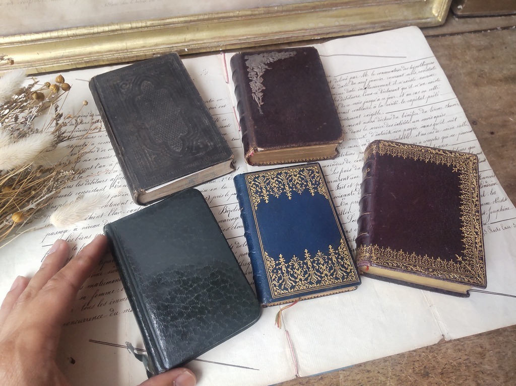 アンティーク 祈祷書 聖書 マリア 彫刻 像 正規代理店 その他 | treg3.id