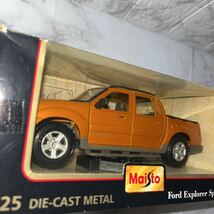 レア　1/25 マイスト　Maisto フォード　エクスプローラー　Ford Explorer アメ車　モデルカー　ミニカー　カラーサンプル　オレンジ_画像4