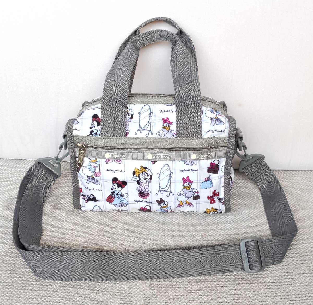 ヤフオク! -「lesportsac×disney」(ファッション) の落札相場・落札価格