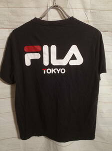 メンズ ph224 FILA フィラ ロゴ プリント 半袖 Tシャツ M ブラック 黒