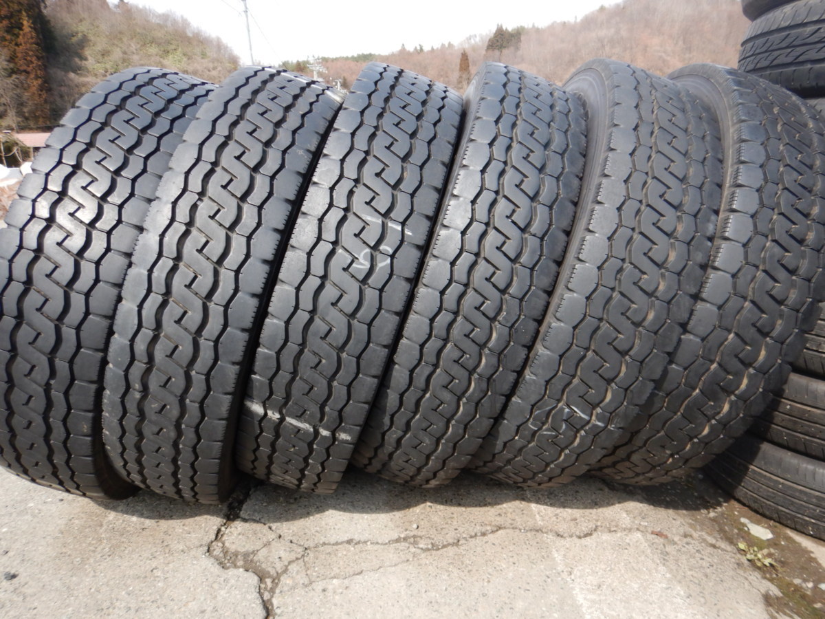 ブリヂストン ECOPIA M812 205/80R17.5 120/118L オークション比較