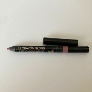  Chanel *ru crayons re-vuru* lip pen sill * lip liner *PINK PRALINE* pink series * regular price 3190 jpy ②