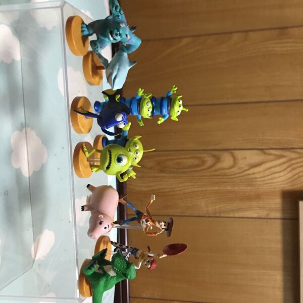 ピクサー モンスターインク トイストーリー ニモ