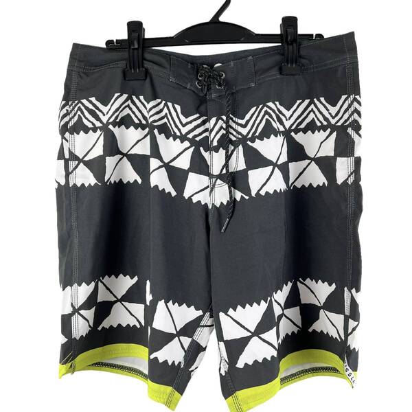 VISSLA (ヴィスラ) Whole Pattern Short Pants (black)