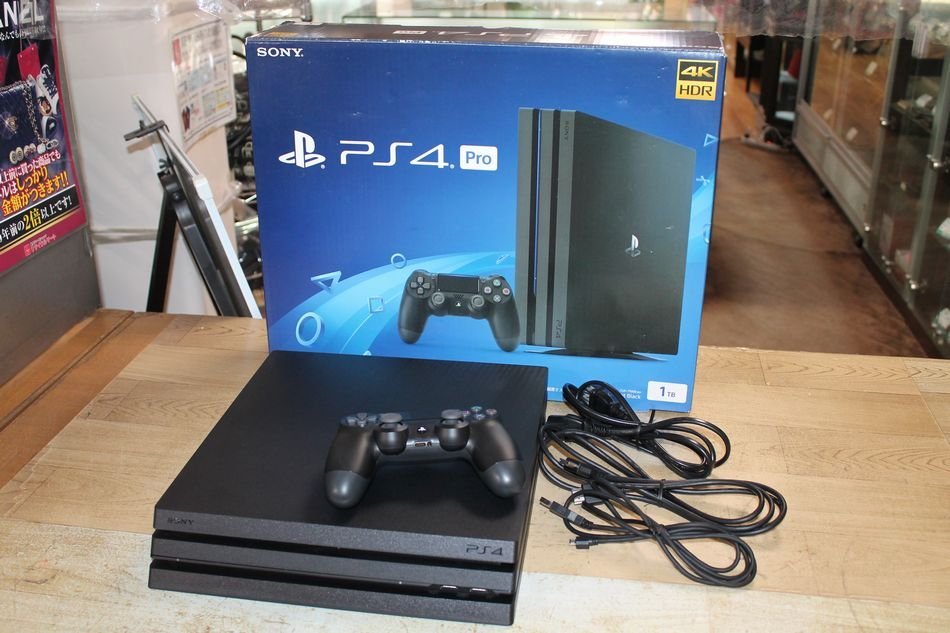 現状品 PlayStation4 Pro ジェット・ブラック 1TB CUH-7100BB01 管理3677-