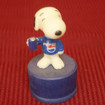 PEPSI スヌーピーボトルキャップ「24／MY FAVORITE BLUE-マイフェイバリットブルー-」SNOOPY PEANUTS ピーナッツ ダイエットペプシ コーラ_画像1