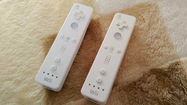 送料無料　任天堂 Wiiリモコン　２個セット Nintendo シロ ニンテンドー純正　コントローラー