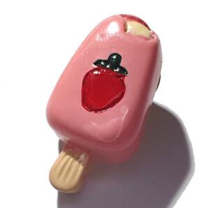 苺　イチゴ　いちご　ストロベリー　アイスクリーム　チョコレート　ピンバッジ　バッジ　ピンズ　ピンブローチ　ブローチ　ラペルピン