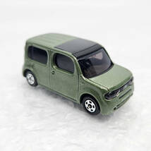 [ST-01684] 非売品 トミカ カラーサンプル 日産 キューブ NISSAN CUBE オーガニックオリーブ ミニカー 模型 希少 レア コレクション_画像2