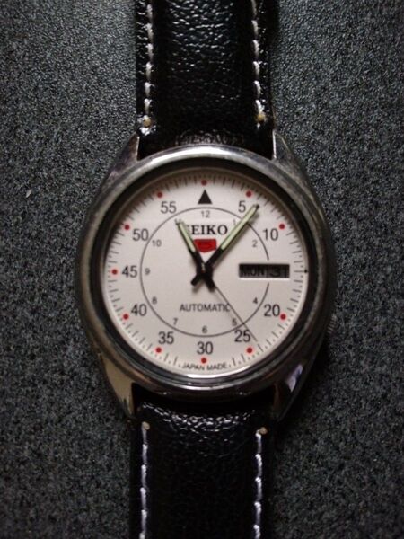 SEIKO 5 SPORTS AT 80’s VINTAGE Inclusing Scarcity-Value Automatic