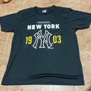 NEW YORK YANKEES 黒　160cm ヤンキース半袖Tシャツ100円〜最落無し　USED 14-2