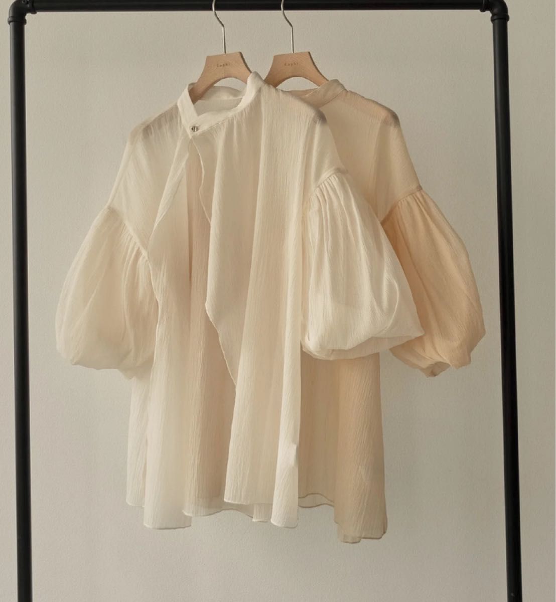 volume sleeve sheer blouse eaphi nugu｜PayPayフリマ