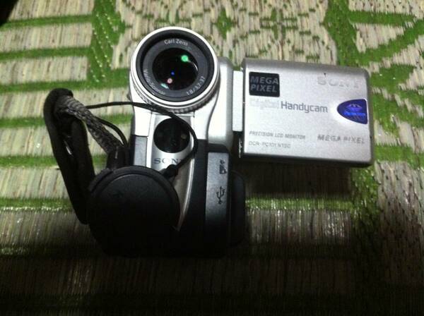 SONY DCR-PC101 デジタルビデオカメラ miniDV 本体のみ ジャンク品