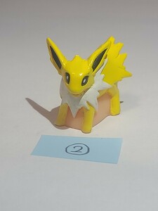 ②　サンダース　ポケモン　フィギュア　鉛筆（えんぴつ）キャップ　カラー　当時物　グッズ ポケットモンスター 人形 ソフビ 塩ビ　任天堂