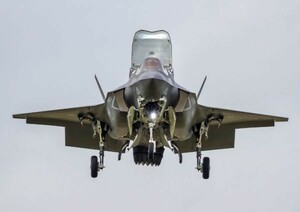  Stealth истребитель F-35B подсветка Ⅱ короткий растояние . суша * вертикальный надеты суша type RIAT милитари обои постер очень большой A1 версия 830×585mm. ... наклейка тип 008A1