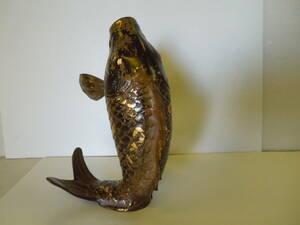 　鯉　コイの置物　金色　190ｇ　長さ22㎝　金属製
