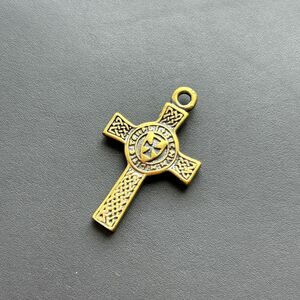 真鍮　十字架　ケルト模様　クロスチャーム　ケルティックノット キリスト ロザリオ
