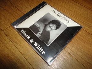 ♪Mackey Feary (マッキー・フェアリー) Black & White♪ カラパナ Kalapana