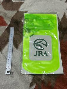 JRA 防滴スマホケース スマホを中に入れたまま操作のできるジッパー付の防滴ケースです。