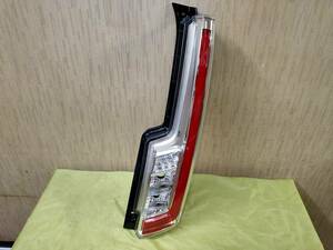 美品 ムーヴカスタム LA150S LA160S 前期 右テールランプ KOITO 220-69010　81551-B2320