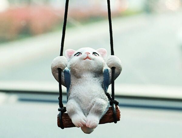 子猫　アロマテラピーペンダント　車装飾　バックミラー　車　カーアクセサリー 置物