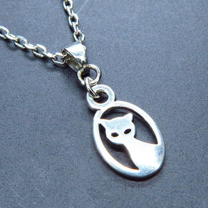  silver color cat Silhouette motif . used compact . simple . pretty necklace length adjustment possible adjuster possible 