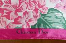 Christian Dior　クリスチャンディオール　レディース　雨傘　折りたたみ傘　三つ折り　ピンクがメインの花柄　携帯用　軽量　小型_画像9