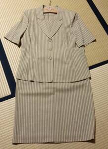 Leilianレリアン、半袖スーツ（タンクトップ付）+13サイズ、スカートのみ裏地付、初夏～秋口、日本製