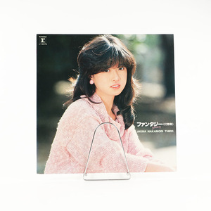 LP 中森明菜 ファンタジー(幻想曲) 1982年発売 10曲 / L-12570 歌詞カードなし 帯付き (外袋 内袋交換済み) （ジャンク商品）